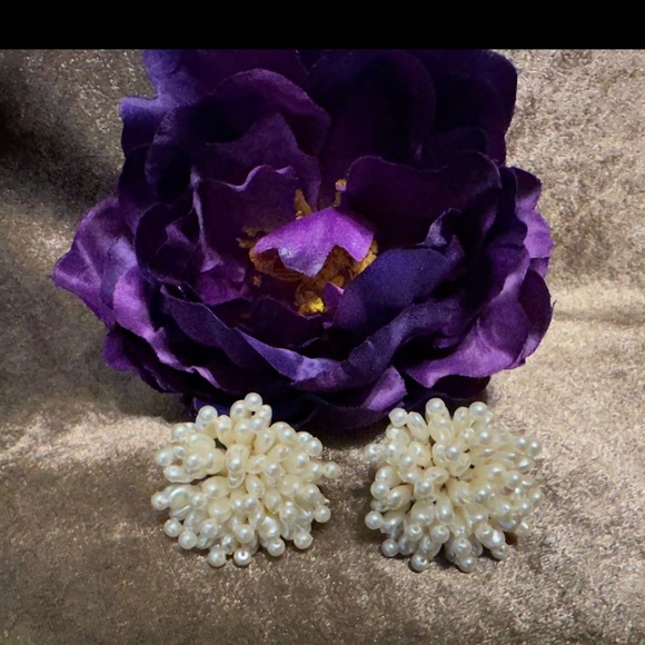 Vintage Faux Pearl Pom Pom Clip on Earrings - Picture 4 of 6